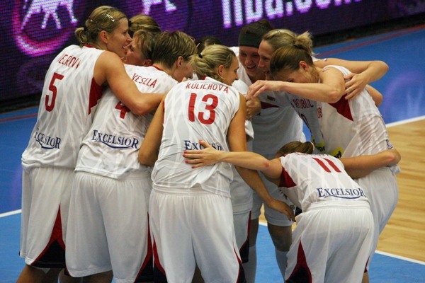 České basketbalistky po semifinále.