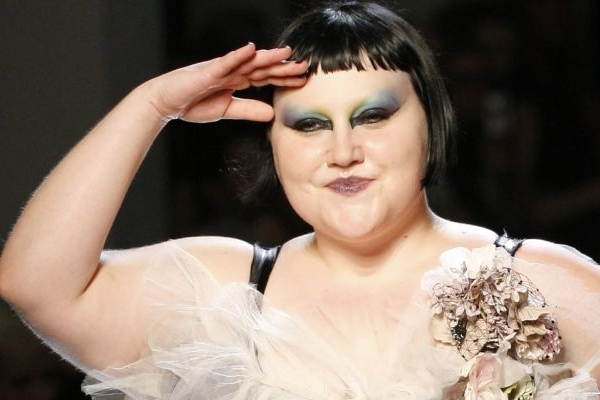 Zpěvačka skupiny Gossip Beth Dittová.