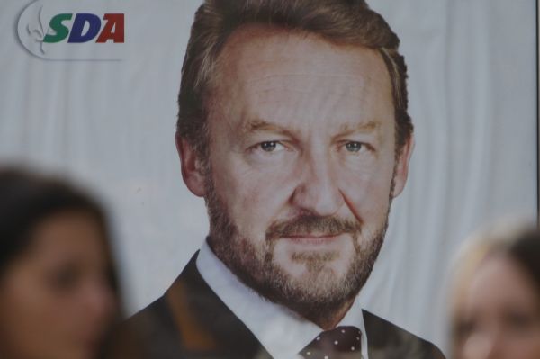 Izetbegović junior je umírněnější.