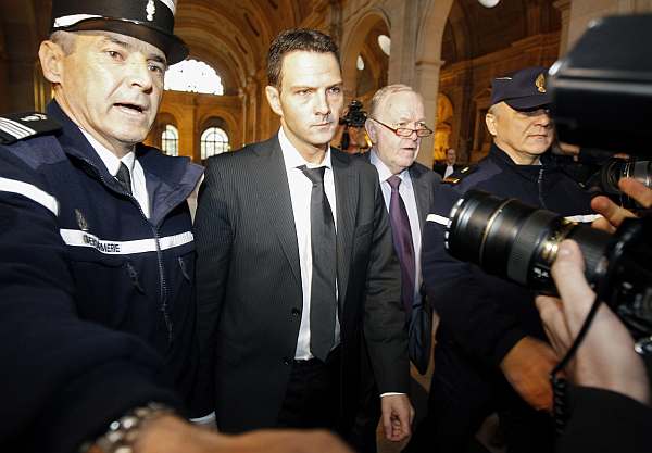 Finančník Jérôme Kerviel dostal u pařížského soudu tříletý trest.