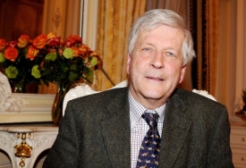 Ulrich Habsburg-Lothringen je v Korutanech komunálním politikem za Zelené.