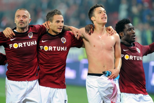 Václav Kadlec (bez dresu) možná zažije reprezentační premiéru.