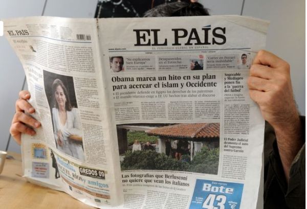 Nahé fotografie Topolánka přinesl španělský list El País.