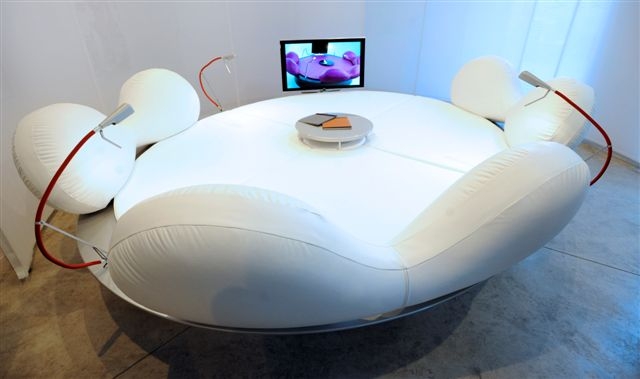 Nábytek nemusí být nuda. Sofa od Kaplického Future systems (ilustrační foto).