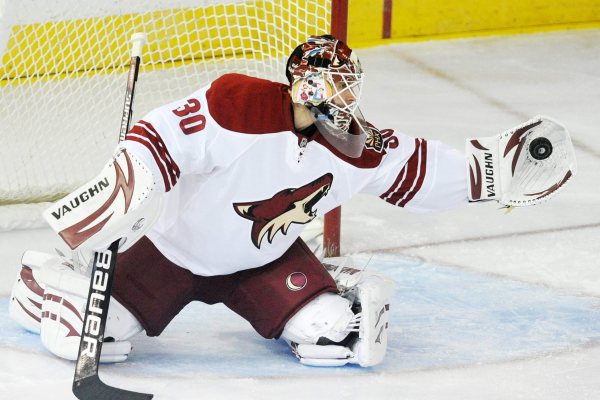 Ilya Bryzgalov, brankářská jistota Phoenixu, dnes předvede své umění v Praze.