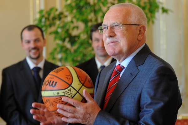 Václav Klaus přijal na Hradě stříbrné basketbalistky.