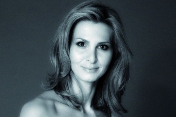 Ivana Gottová pózuje jako modelka v charitativním kalendáři.