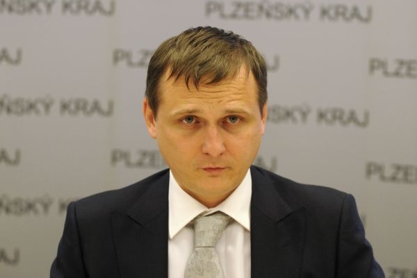 Bárta prodal svůj podíl v ABL bratrovi. Teď je přesto kvůli mediálnímu tlaku detektivní divize firmy na prodej.