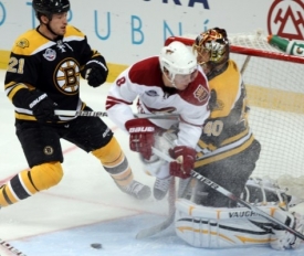 Agresivní hokej nabídla NHL Premiere.
