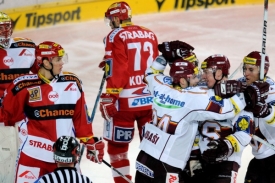 Přestože v derby Sparta Slavii porazila, nyní je o osm míst za ní.