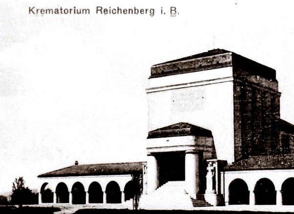 První krematorium v českých zemích stojí v Liberci.