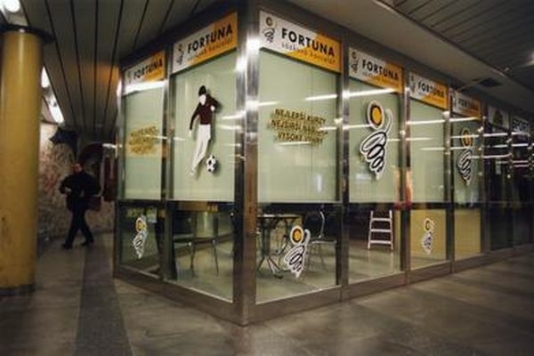 Fortuna prodá 35 procent svých akcií na burzách v Praze a ve Varšavě.