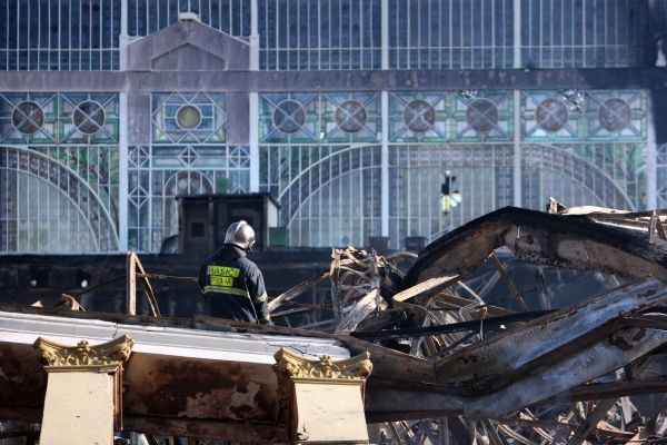 Praha požaduje za vyhořelý Průmyslový palác až 1,2 miliardy.