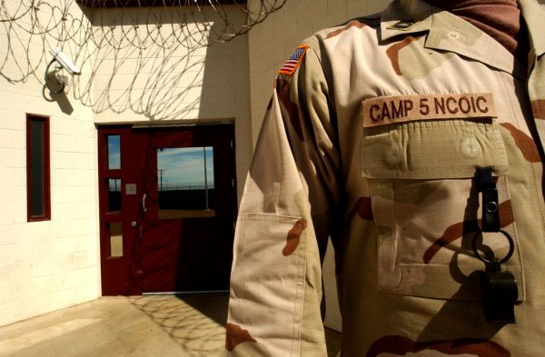 V New Yorku začal první civilní soud s vězněm, který byl zadržován ve věznici pro podezřelé z terorismu na americké základně Guantánamo.
