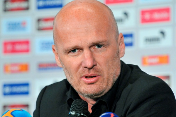 Trenér Michal Bílek na středeční tiskové konferenci.