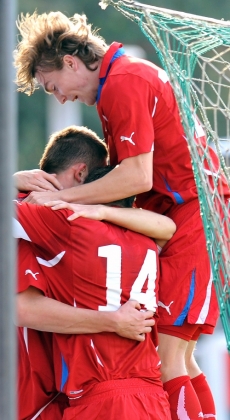Fotbalová jednadvacítka zdolala Řecko a postoupila na EURO. 