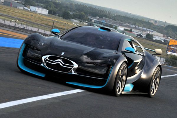 Závodní vůz na elektrický pohon Citroën Survolt.