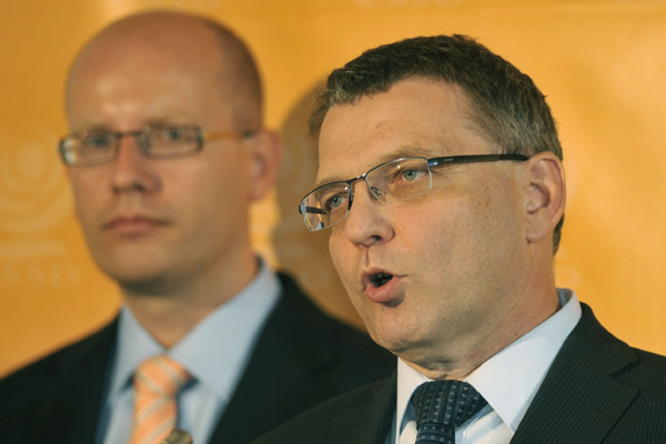 Lubomír Zaorálek (vpravo) a Bohuslav Sobotka.