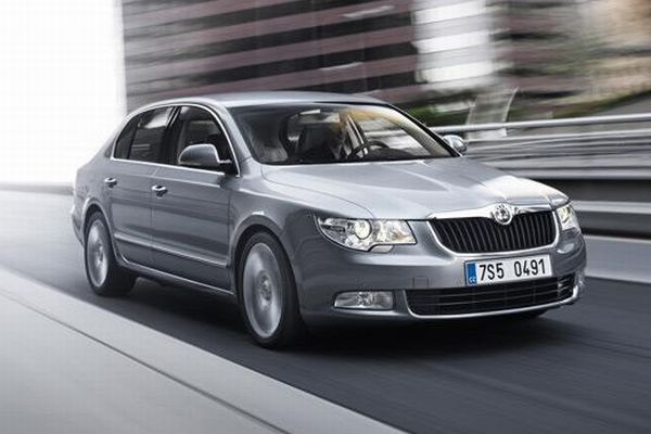 Škoda Superb dopadla v některých testech lépe než dražší VW Passat.