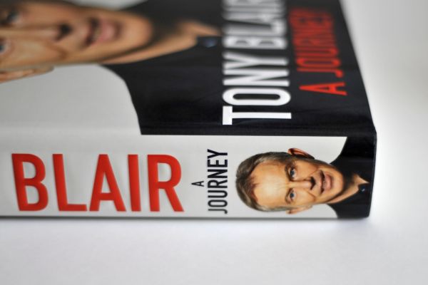 Blairovy vzpomínky jsou nominovány na cenu, vyhrazenou jinak románům.