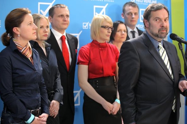 Věci veřejné tentokrát úplně propadly.