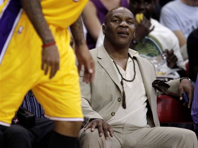Mike Tyson občas zajde i na basket (ilustrační foto).