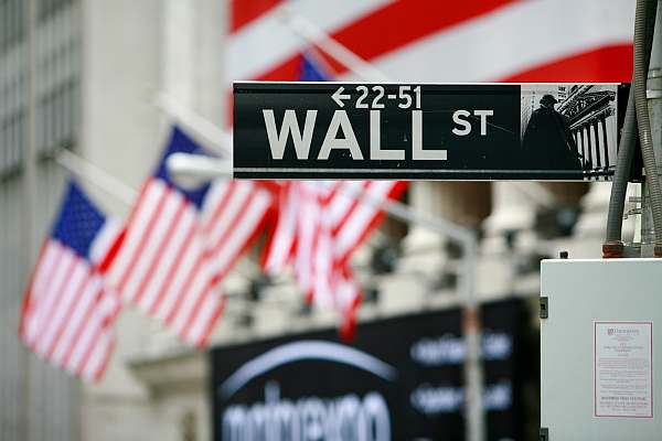 Americký daňový poplatník vydělává na pomoci bankám z Wall Street.