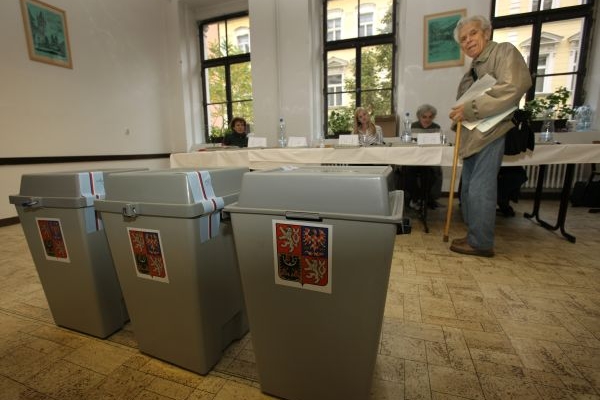 V příštích prezidentských volbách by hlavu státu mohli volit přímo občané.
