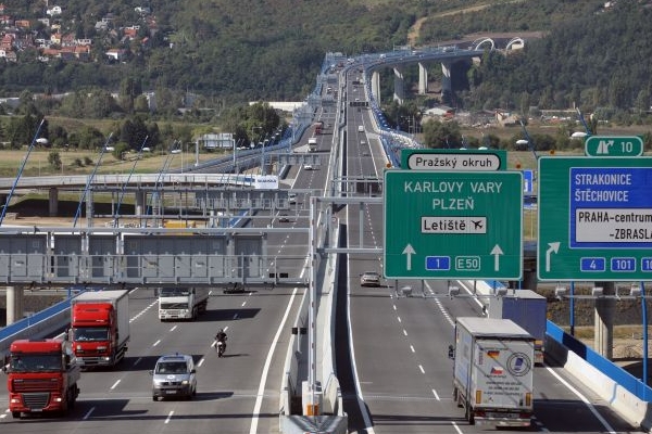 Další část okruhu byla otevřena v září, severozápadní oblast na dostavbu stále čeká. Další část okruhu byla otevřena v září, severozápadní oblast na dostavbu stále čeká.