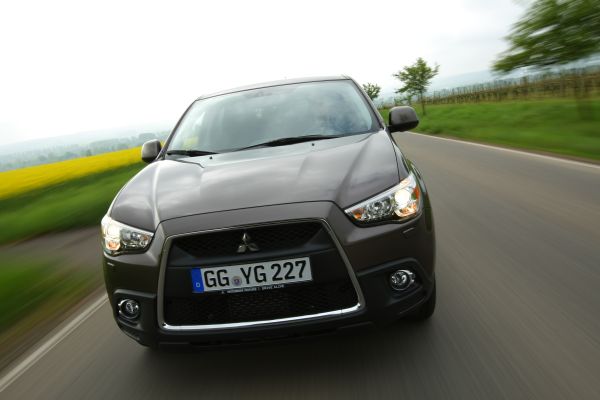 Dynamická a tak trochu agresivní přední část, takové je Mitsubishi ASX.