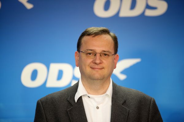Premiér Petr Nečas chce, aby policejní prezident prověřil působení ochranné služby v souvislosti s kauzou sledování ministra spravedlnosti Jiřího Pospíšila.