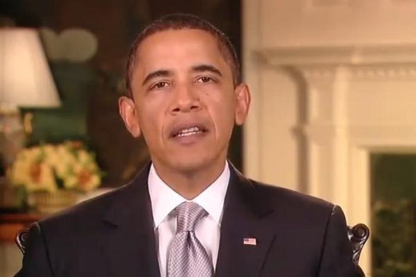 Barack Obama povzbuzuje gaye v době, kdy jich několik spáchalo sebevraždu. Barack Obama povzbuzuje gaye v době, kdy jich několik spáchalo sebevraždu.