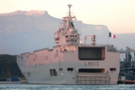 Dvě francouzské vrtulníkové lodě třídy Mistral zřejmě posílí ruské námořnictvo.