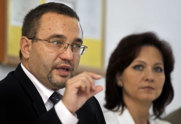 Ministr Josef Dobeš navrhuje pro příští akademický rok zřídit zápisné na veřejných vysokých školách.