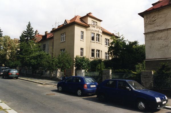 V Praze probíhá výstava o zajímavých vilách čtvrti Ořechovka.