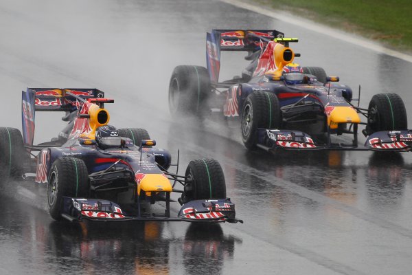 Red Bull zatím žádného pilota v boji o titul neupřednostňuje.