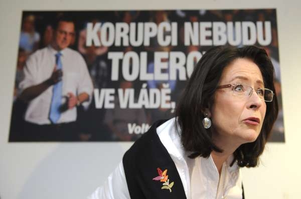 Miroslava Němcová vyhlásila legislativní nouzi.