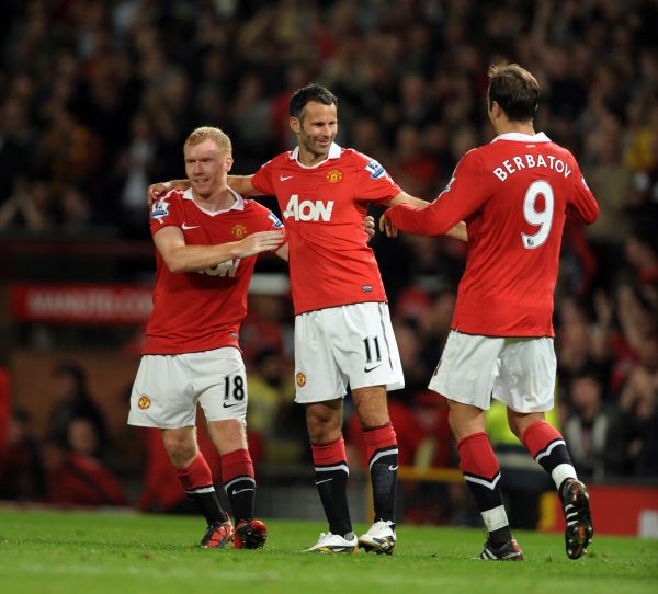 Paul Scholes a Ryan Giggs (zleva). 