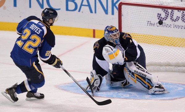 Pavelec po návratu do branky Trashers.