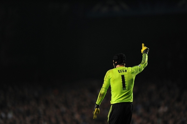Petr Čech předvedl o víkendu v Premier League parádní zákrok.