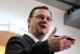 Premiér Nečas nemíní požadavkům odborů ustupovat. Stávka tedy zřejmě proběhne.
