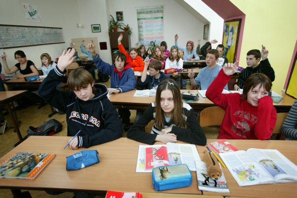 Žáci budou ve srovnávacích testech hodnotit vlastní školy.