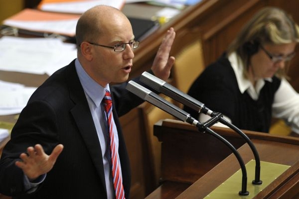 Podle Bohuslava Sobotky byla nepřiměřeně omezena práva opozice.