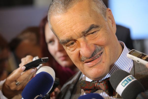 Populární kníže se těší největší důvěře mezi lidmi.