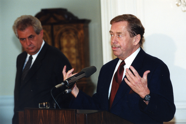 Václav Havel a Miloš Zeman. Dvojice, kterou chtějí lidé zpět. 