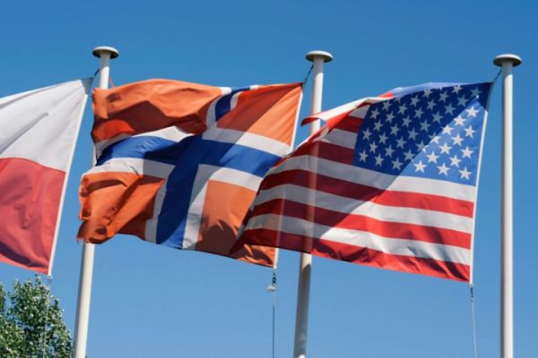 Podle zástupce amerického ministerstva zahraničí byly veškeré sledovací aktivity konzultovány s norskými úřady.