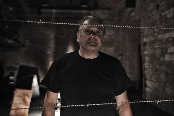 Miroslav Hruška hraje pamětníka holocaustu.