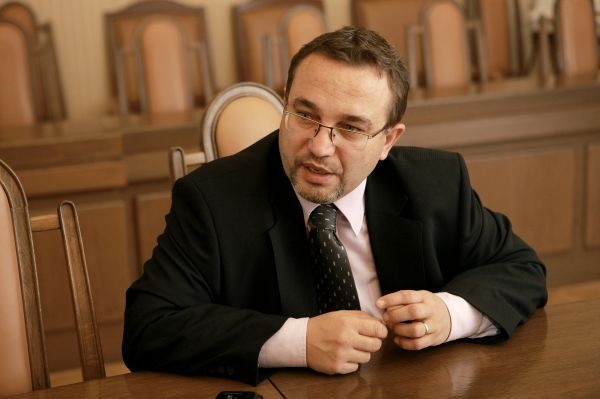 Ministr školství Josef Dobeš.