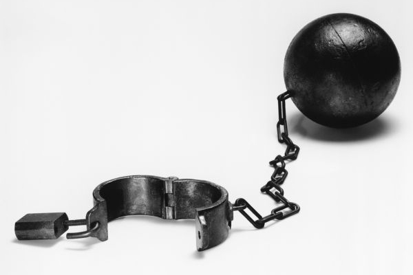 Utlačovaní dělníci se svým vykořisťovatelům vzbouřili, otrokáři zadrženi policií (ilustrační foto). Utlačovaní dělníci se svým vykořisťovatelům vzbouřili, otrokáři zadrženi policií (ilustrační foto).