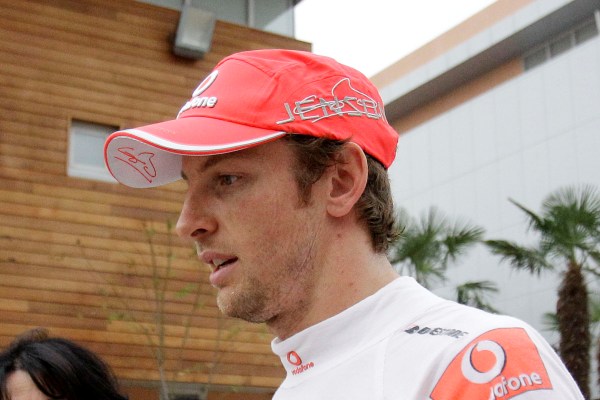 Jenson Button zažil v Sao Paulu nepříjemné chvilky.
